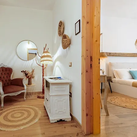 Homestay Arya Dimora Mediterranea Centro *