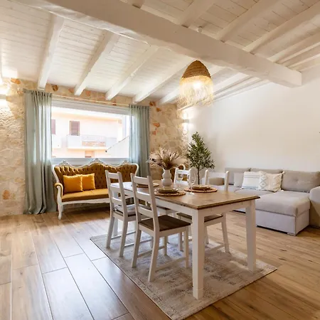 Arya Dimora Mediterranea Centro Homestay *