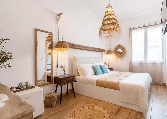 Arya Dimora Mediterranea Suite&apartment, Centro Habitación en casa particular